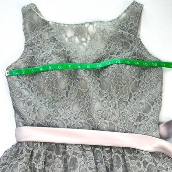 Mori Lee Mini Formal Dress Silver/Gray Lace Ribbon Bow Button-back Sleeveless 12 - Picture 8 of 13